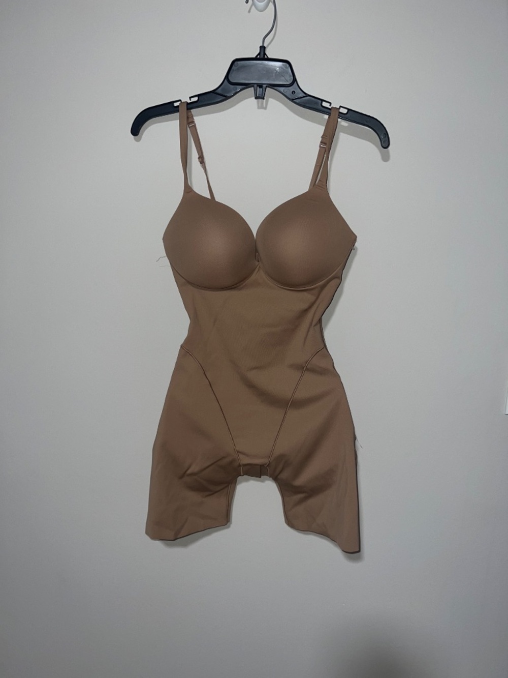 NEW SKIMS ULTIMATE PUSH-UP ENHANCING PADDED MID-THIGH BODYSUIT BEIGE SIENNA MEDI - Picture 2 of 5